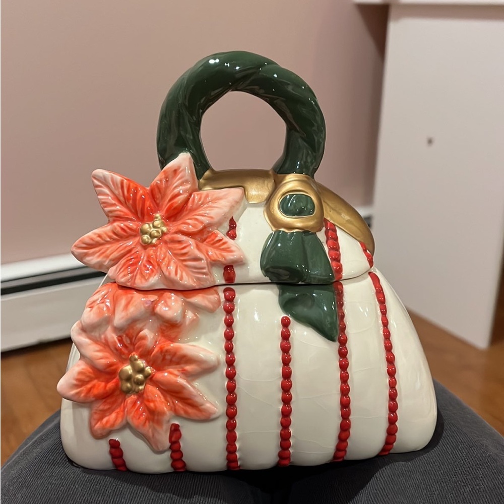 David’s Cookies Cookie Jar Holiday Purse Christmas White Red Flower Poinsettia !